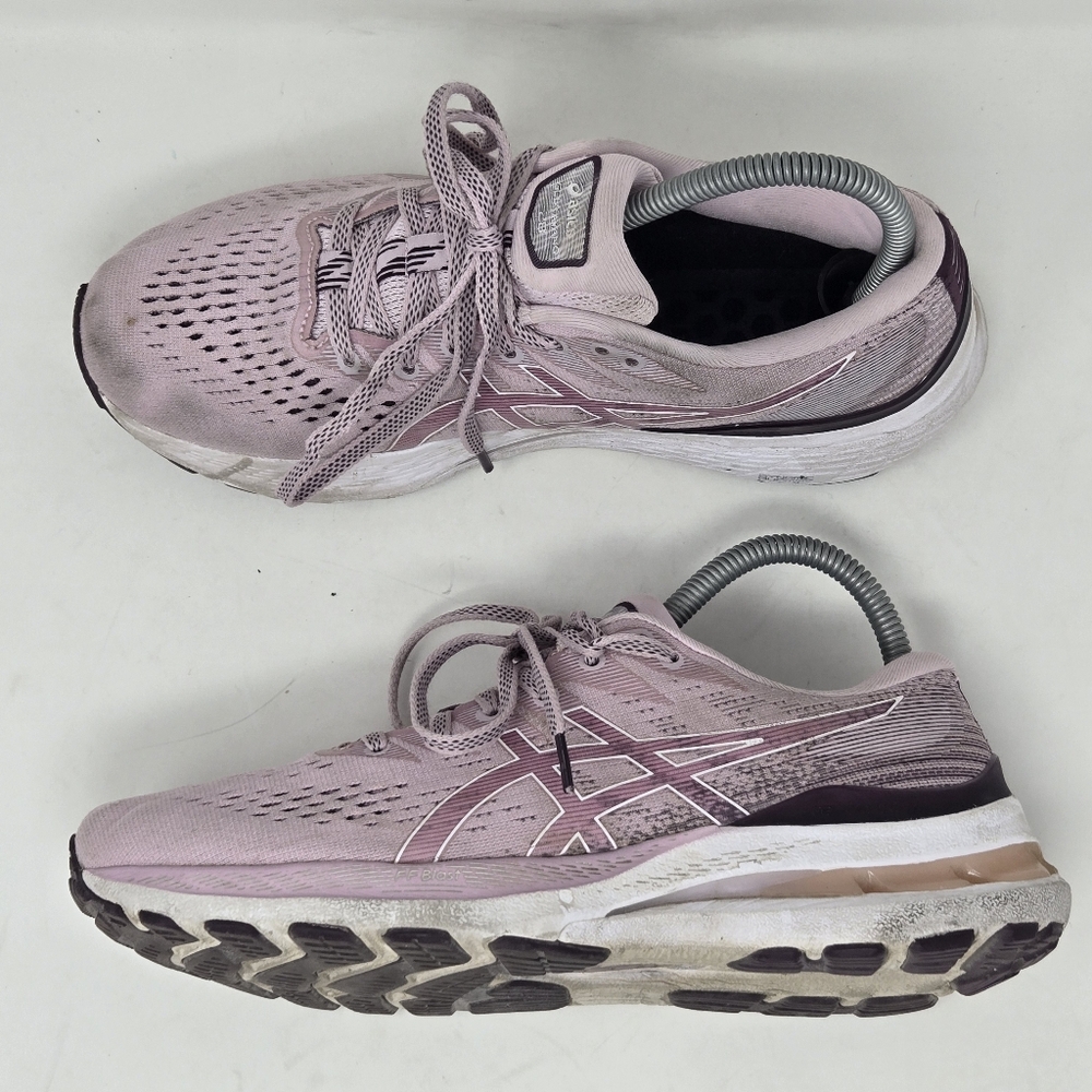 Asics Gel-Kayano 28 Barely Rose Pink Athletic Running Shoes Sneaker Women Sz 7.5